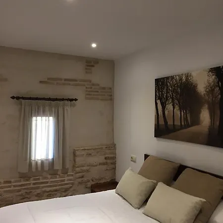 Teatro Rojas Ii Апартаменти